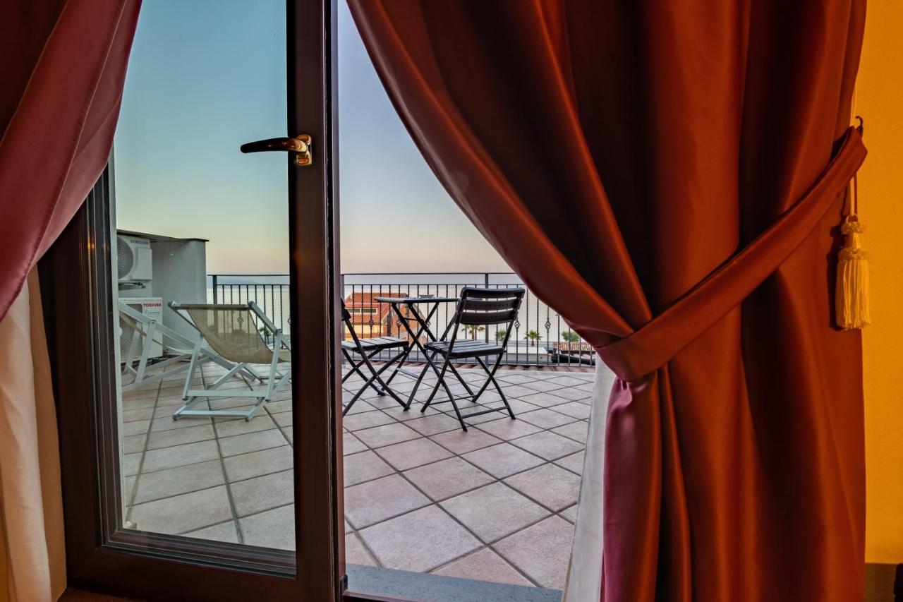 B&B Ottocento Sul Mare Nizza di Sicilia Buitenkant foto